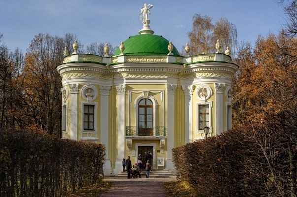 Усадьба-музей и парк «Кусково» в Москве