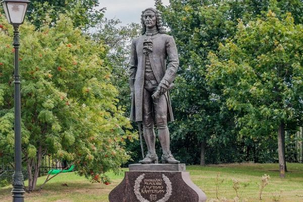 Памятник Дмитрию Кантемиру Царицыно