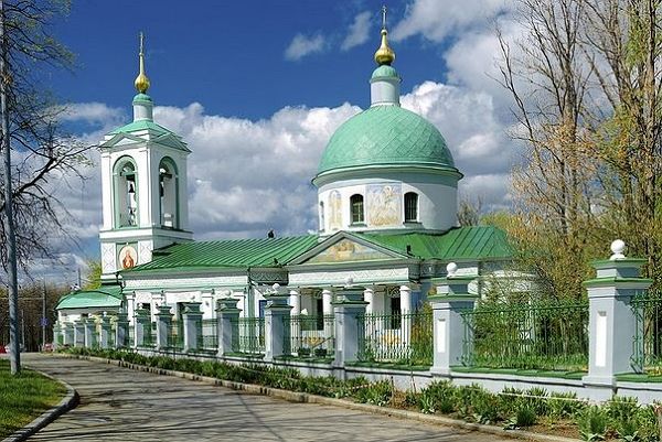 «Воробьевы горы» – знаменитая смотровая площадка Москвы
