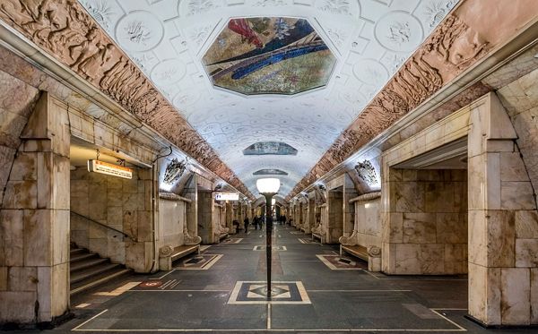 станция метро «Новокузнецкая»