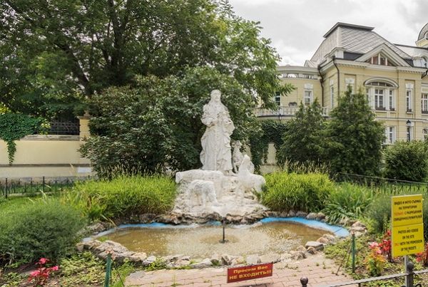 Собор пресвятой девы Марии – католический храм в Москве