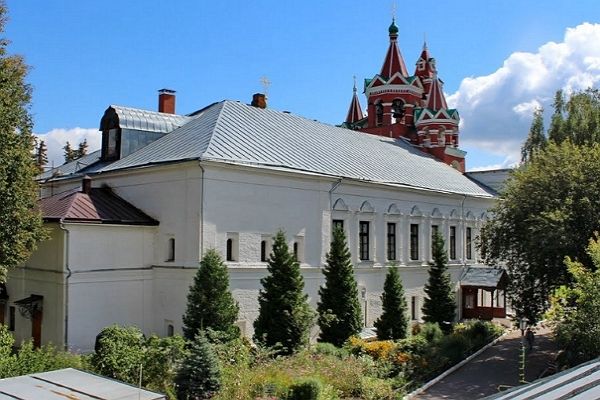 Прогулка по церквям и музеям Звенигорода в Подмосковье