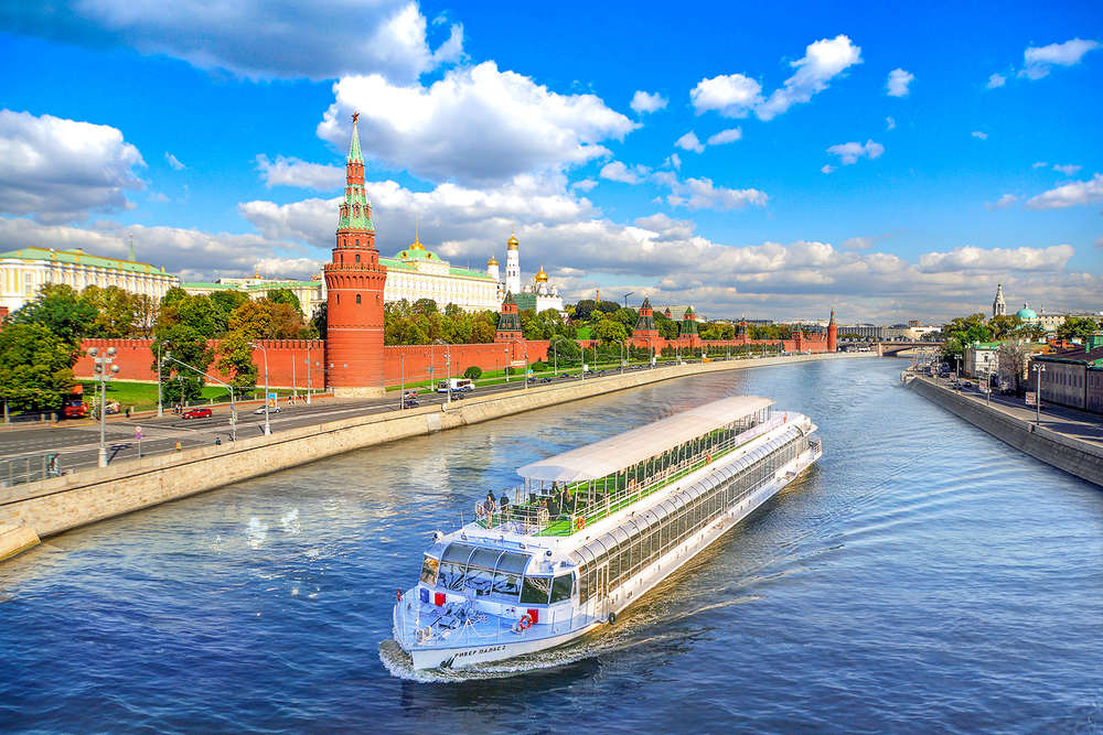 Прогулки по Москве реке: откройте столицу с воды